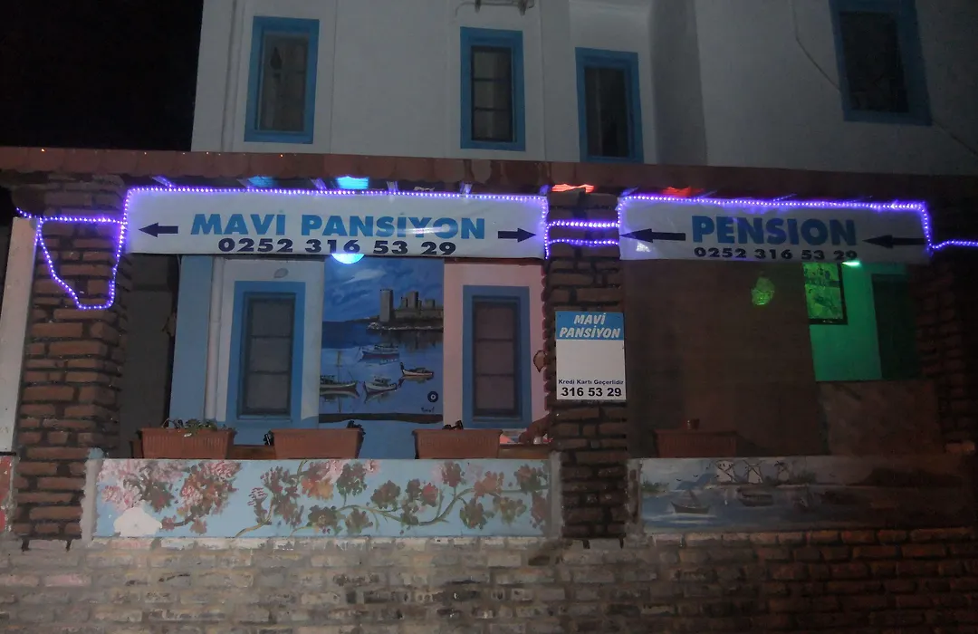 Goekmavi Pansiyon-1