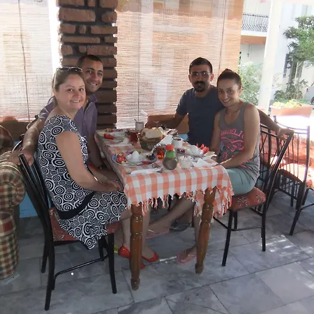 Goekmavi Pansiyon-2